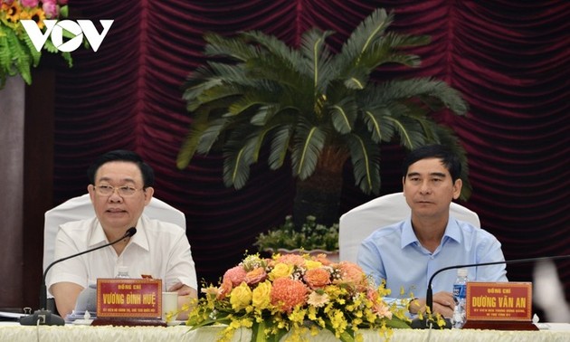 Titular del Legislativo trabaja con autoridades de Binh Thuan