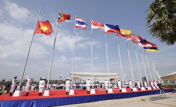 Izamiento de la bandera de las delegaciones participantes en SEA Games 32
