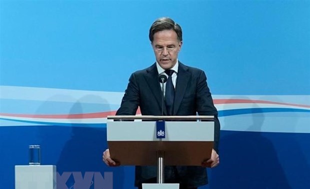 Premier neerlandés debate posibilidad de gobierno interino 