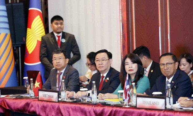 Presidente del Parlamento vietnamita asiste a la reunión del Comité Ejecutivo de AIPA
