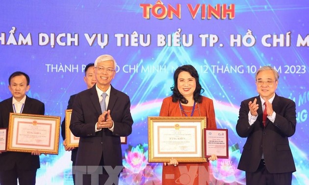 Empresarios vietnamitas van de la mano con el desarrollo del país