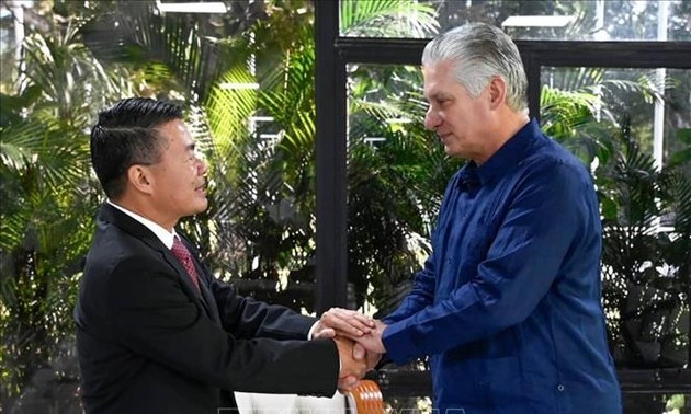 Presidente cubano recibe a embajador de Vietnam