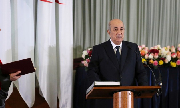 Algérie : le président Tebboune dissout le parlement et remanie le gouvernement