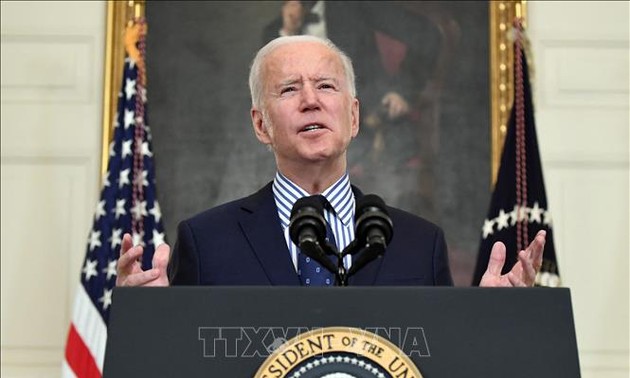 Le président américain Joe Biden signe un décret pour faciliter l'accès au vote