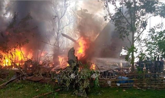 Crash d’un avion militaire aux Philippines: Nguyên Xuân Phuc présente ses condoléances