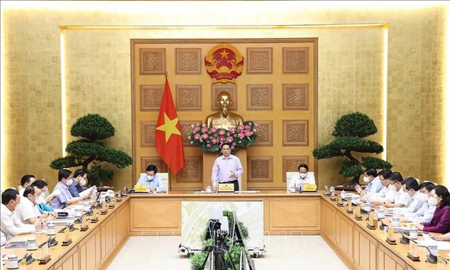 Décaissement des fonds publics: Pham Minh Chinh met en garde contre la corruption et le lobbying