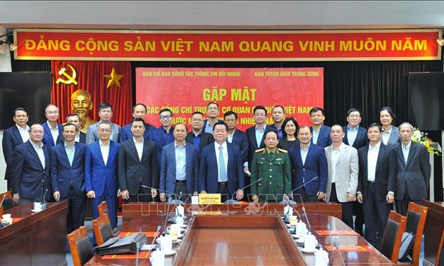 Nguyên Trong Nghia rencontre des chefs d’organe de représentation du Vietnam à l’étranger