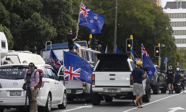 Nouvelle-Zélande: des camions défilent autour du Parlement pour protester contre les mesures sanitaires