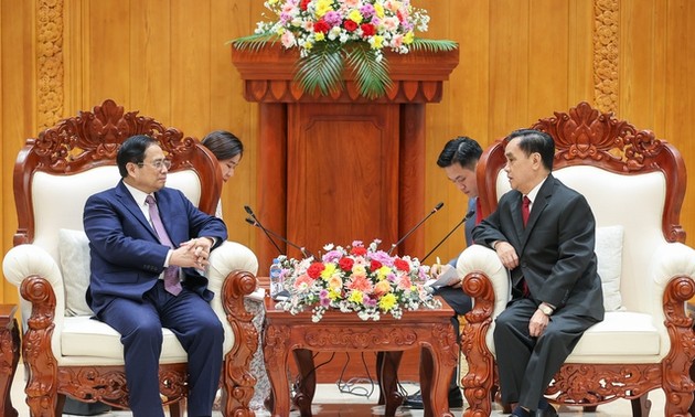 Pham Minh Chinh rencontre d’anciens dirigeants du Laos