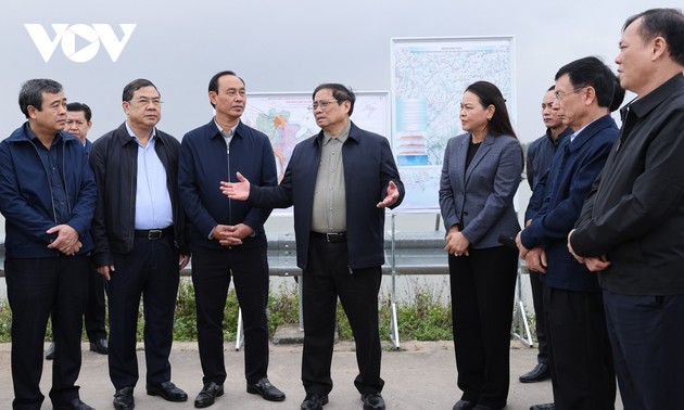 Le Premier ministre en visite sur le futur chantier de l’autoroute Ninh Binh-Nam Dinh-Thai Binh-Haiphong