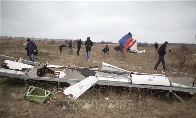 Crash d'un avion malaisien en Ukraine: Enquête suspendue