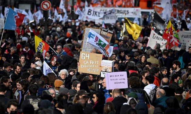1er mai: 2,3 millions de manifestants en France