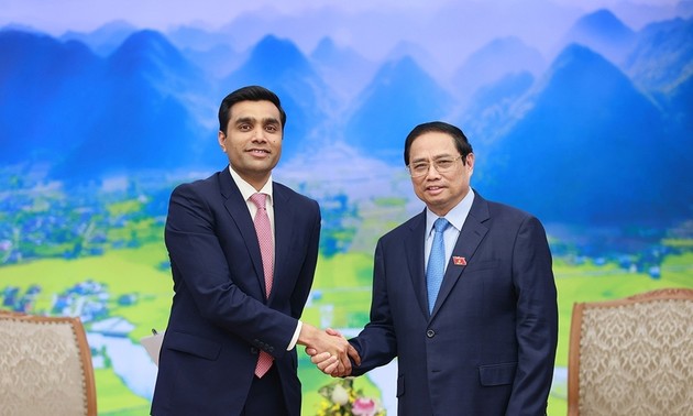 Pham Minh Chinh reçoit le directeur général d’Adani Ports & SEZ Limited