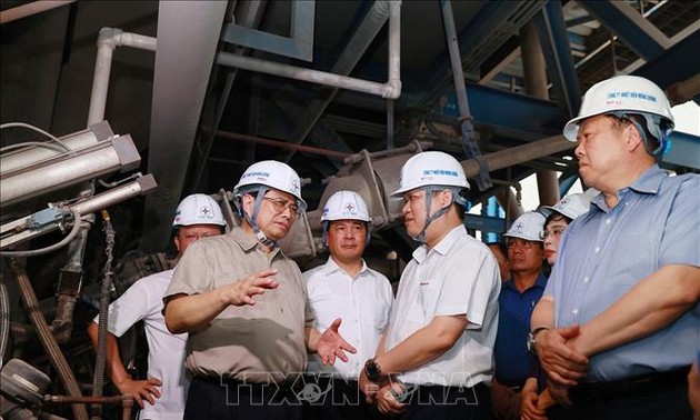 Pénurie d’électricité : Pham Minh Chinh inspecte certaines centrales thermiques à Quang Ninh