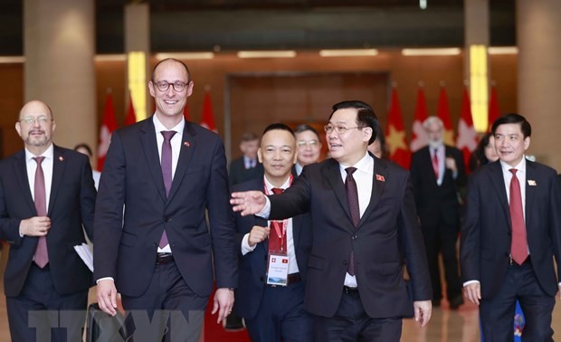 Le président du Conseil national suisse termine sa visite officielle au Vietnam