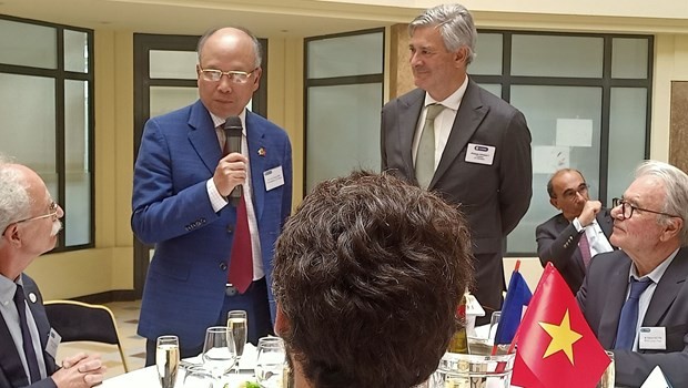 Des sociétés du Morbihan (France) souhaitent collaborer avec le Vietnam dans le domaine de l’économie maritime