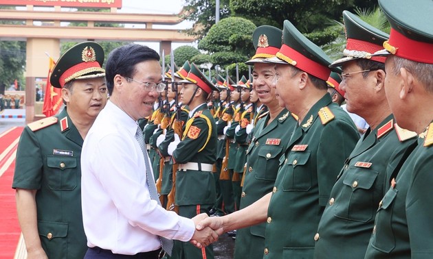 Gia Lai: Vo Van Thuong rend visite au Corps de troupes numéro 15