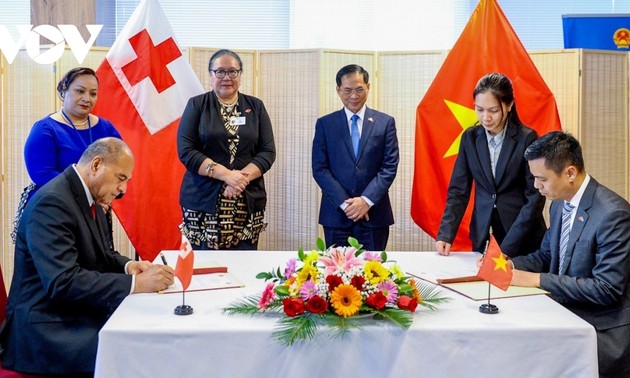 Le Vietnam et les Tonga établissent des relations diplomatiques