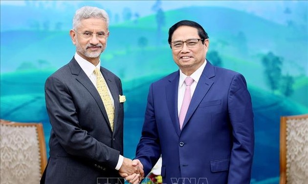 Pham Minh Chinh reçoit le ministre indien des Affaires étrangères