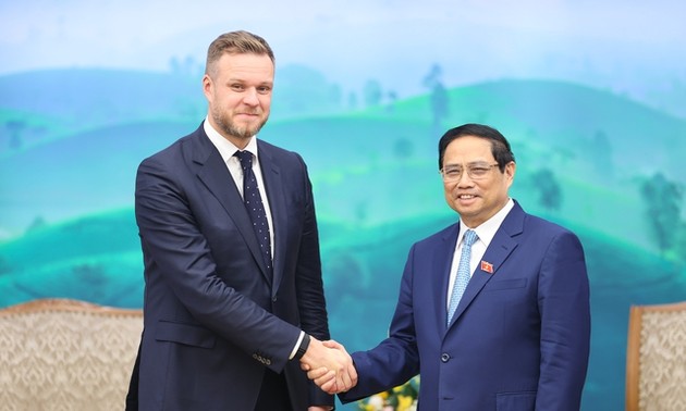 Pham Minh Chinh reçoit le ministre lituanien des Affaires étrangères