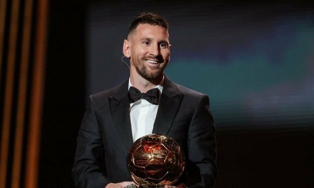 Messi remporte le Ballon d'Or pour la huitième fois