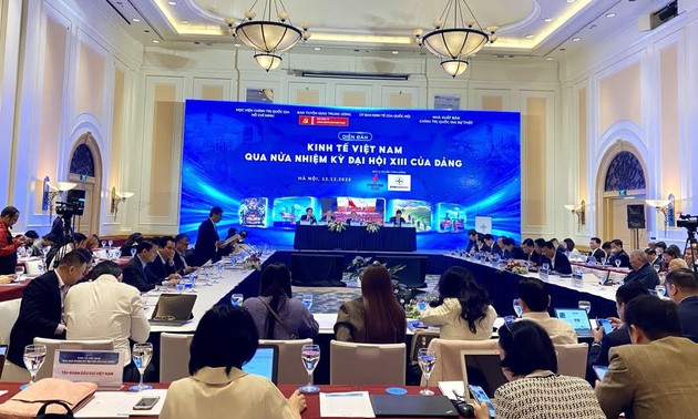 Forum économique du Vietnam: Bilan et perspectives à mi-mandat du 13ème Congrès du Parti