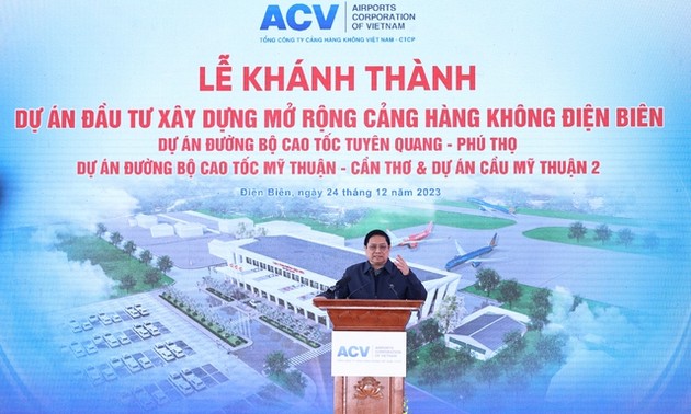 Pham Minh Chinh à l'inauguration de quatre projets de transport