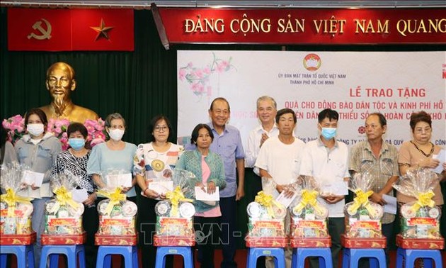 Hô Chi Minh-ville: Distribution de cadeaux aux minorités ethniques en difficulté