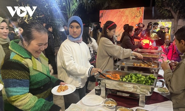 Les Vietnamiens en Égypte fêtent un Têt anticipé