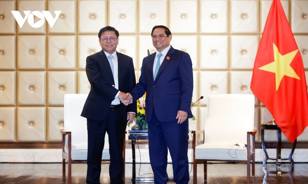 WEF de Dalian 2024 : Pham Minh Chinh reçoit le président directeur général du groupe chinois CRSC