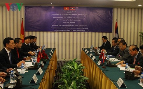 Vietnam, Lao boost communications cooperation