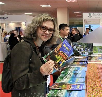 Vietnam sea and island tourism impresses Moscow fair