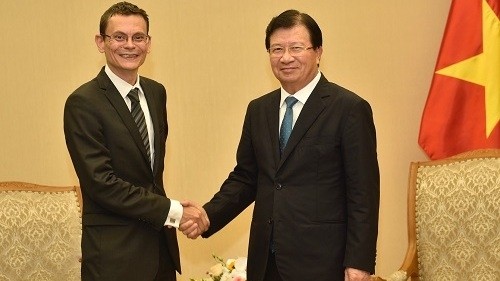 Vietnam, France seek to expand aviation cooperation