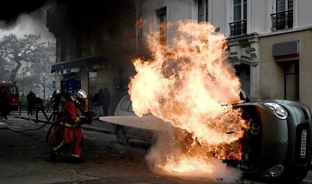 Violence repeats on anniversary of Yellow Vest protests