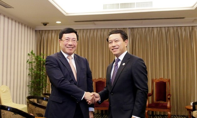 Vietnam affirms stronger ties with China, Laos 