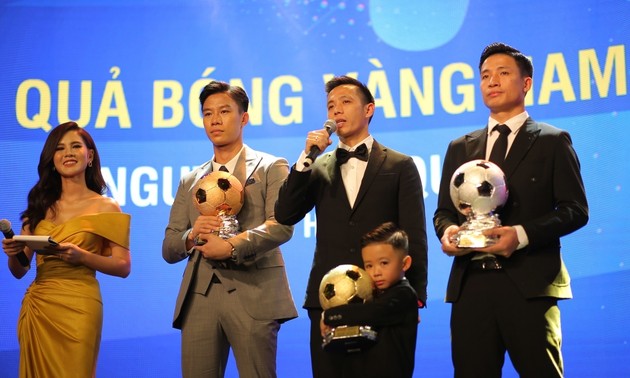 Van Quyet wins Golden Ball Award 2020
