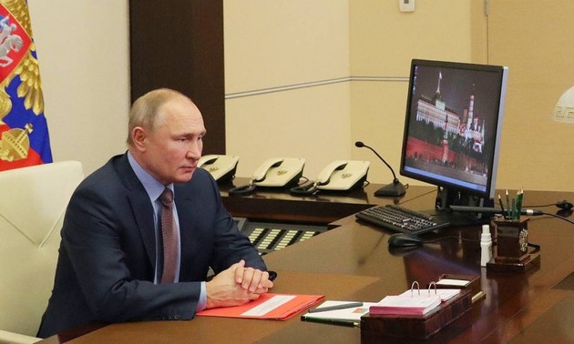 Putin signs 5-year New START treaty extension