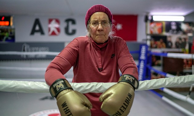 Boxing granny knocks out Parkinson's symptoms