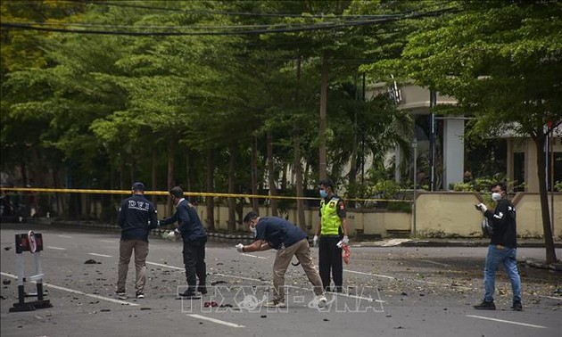 Dozens injured in suicide bombing in Indonesian Catholic church
