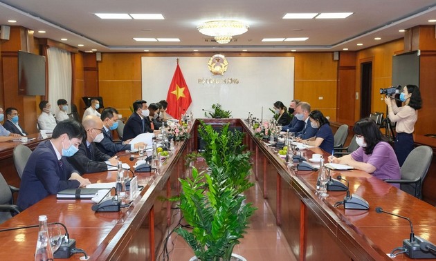 Vietnam aims at efficient use of renewable energy