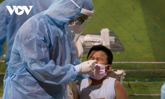 Vietnam records 355 more COVID-19 cases, 3 more deaths Thursday noon