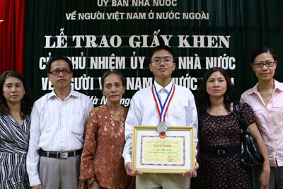 Học sinh người Việt giành Huy chương bạc Olympic Toán cho Séc