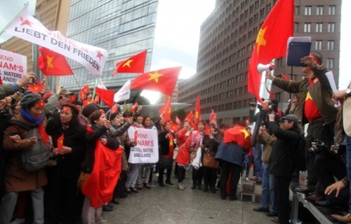 Người Việt ở khắp thế giới phản đối Trung Quốc xâm phạm chủ quyền Việt Nam