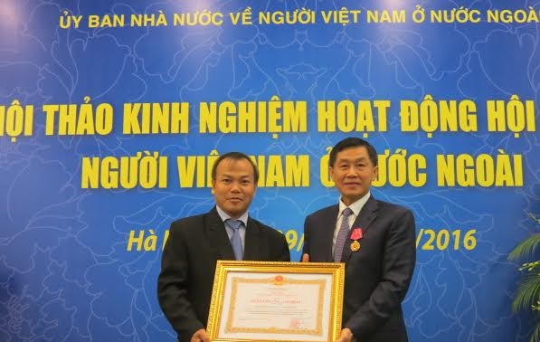 Nâng cao hiệu quả hoạt động của các tổ chức, sinh hoạt cộng đồng người Việt Nam ở nước ngoài