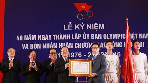 Ủy ban Olympic Việt Nam đón nhận Huân chương lao động hạng Ba nhân dịp kỷ niệm 40 năm ngày thành lập