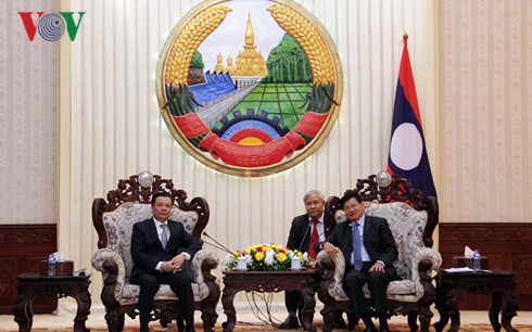 Thủ tướng Lào tiếp Đoàn đại biểu cấp cao Bộ tài chính Việt Nam