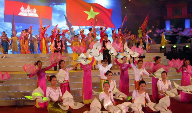  Trao đổi Thư chúc mừng của Lãnh đạo cấp cao hai nước Việt Nam – Campuchia 