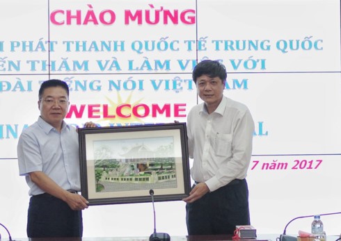 Đài Tiếng nói Việt Nam trao đổi hợp tác với Đài Phát thanh Quốc tế Trung Quốc