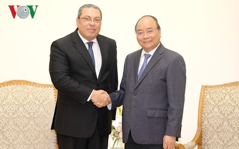 Thủ tướng Nguyễn Xuân Phúc tiếp tân Đại sứ Cộng hòa Ả-rập Ai Cập và Đại sứ Sudan 