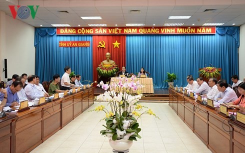 Chủ tịch nước Trần Đại Quang thăm, làm việc ở An Giang